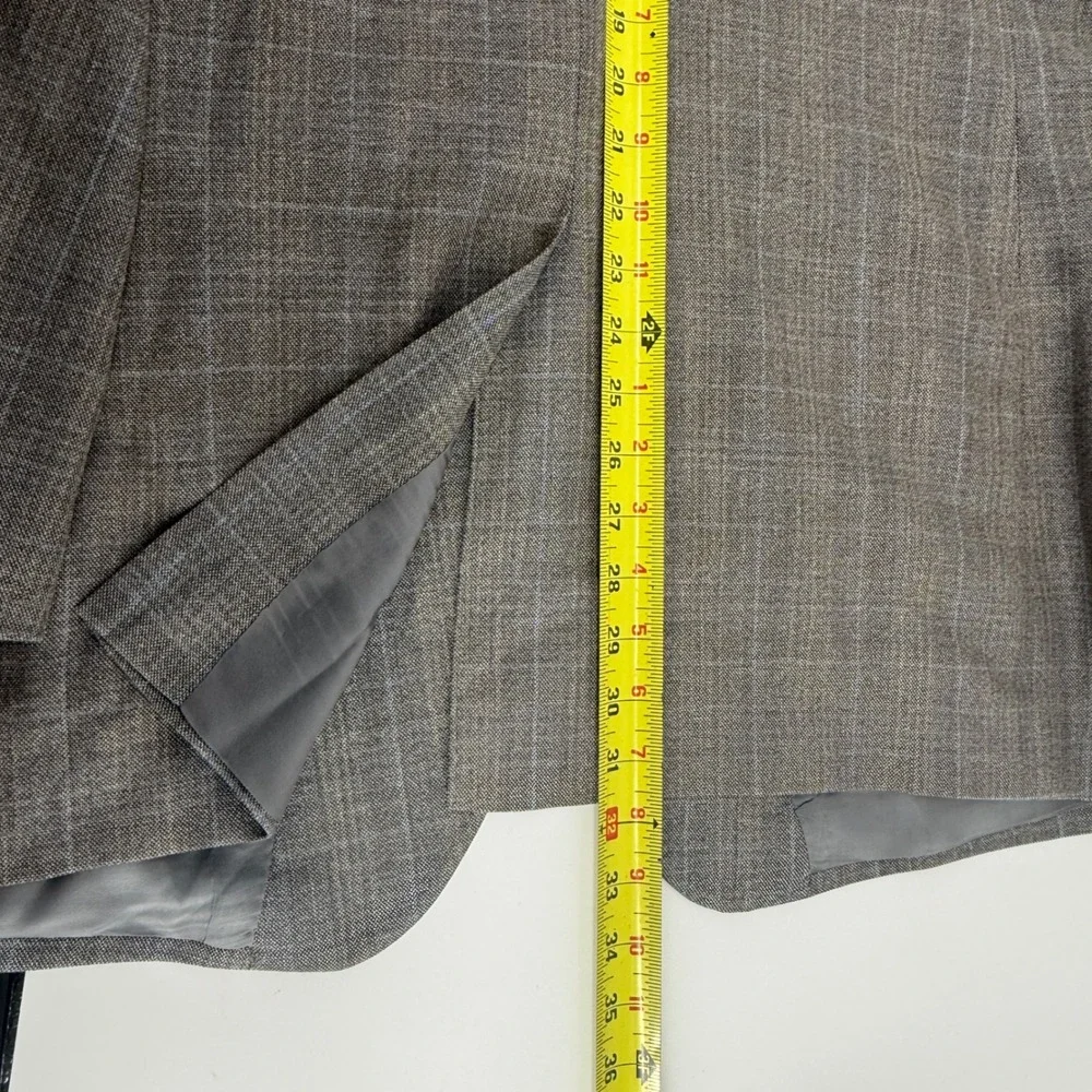 Jos A Bank Signature Collection Blazer Mens 46R Gray Silk Wool Plaid Sport Coat